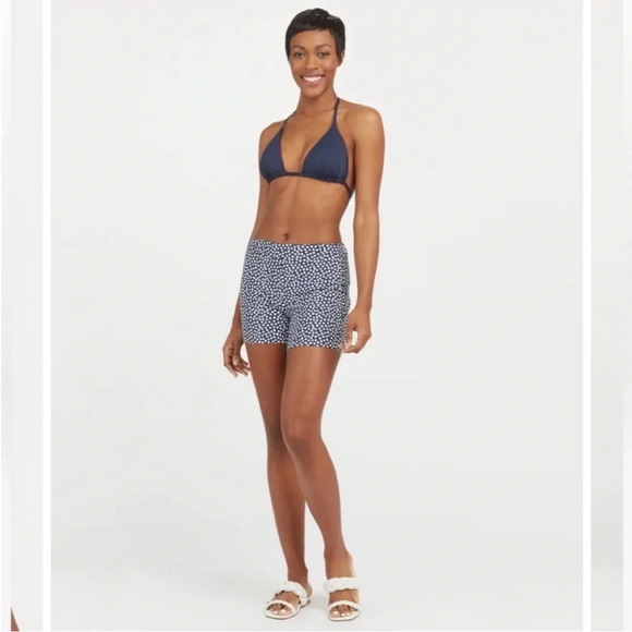 Spanx Navy Painted Polka Dot Sunshine 6" Shorts size extra large - Picture 12 of 12